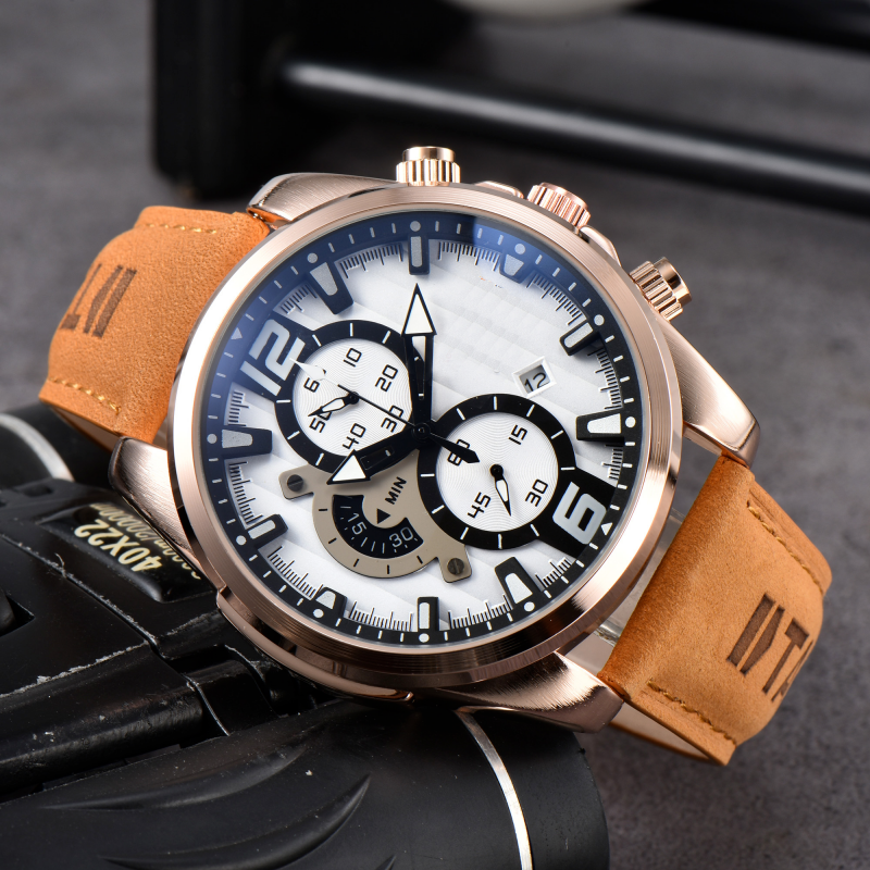 Men Big Dial Chronograph Quart - مراجعة Suede Strap Watch وسعره