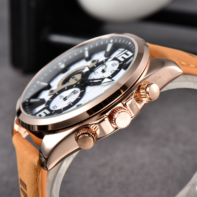 Men Big Dial Chronograph Quart - مراجعة Suede Strap Watch وسعره