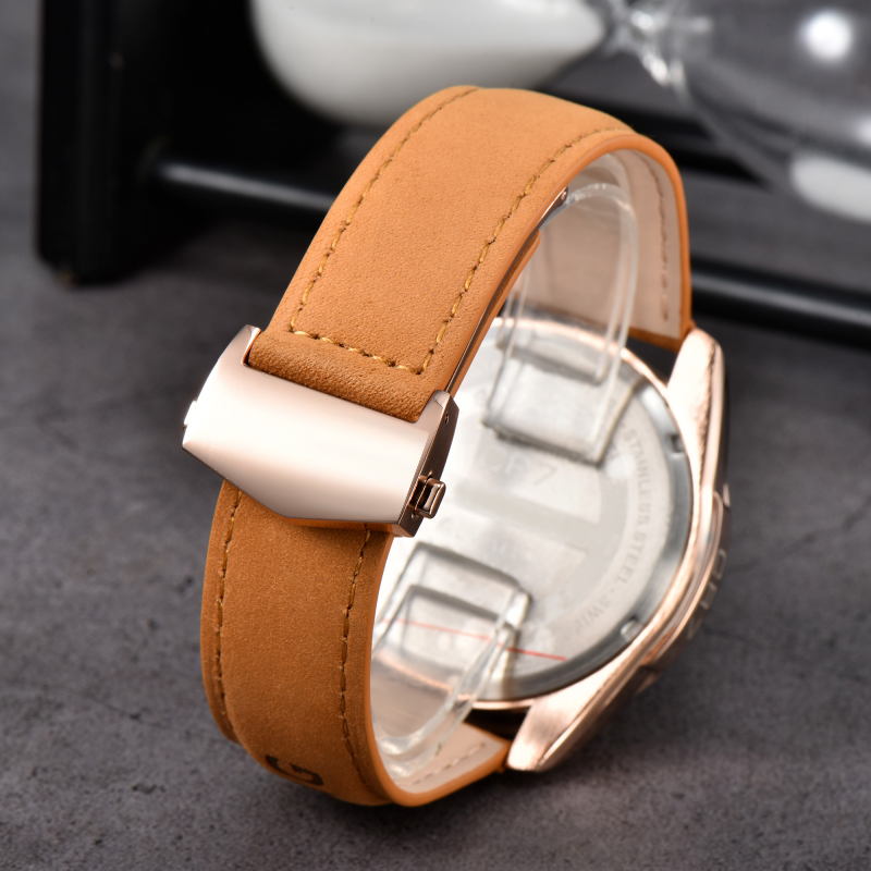 Men Big Dial Chronograph Quart - مراجعة Suede Strap Watch وسعره