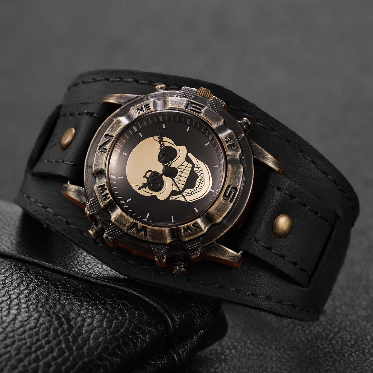 Vintage Skull Men Watch Wide D - مراجعة Leather Watch Band Men وسعره